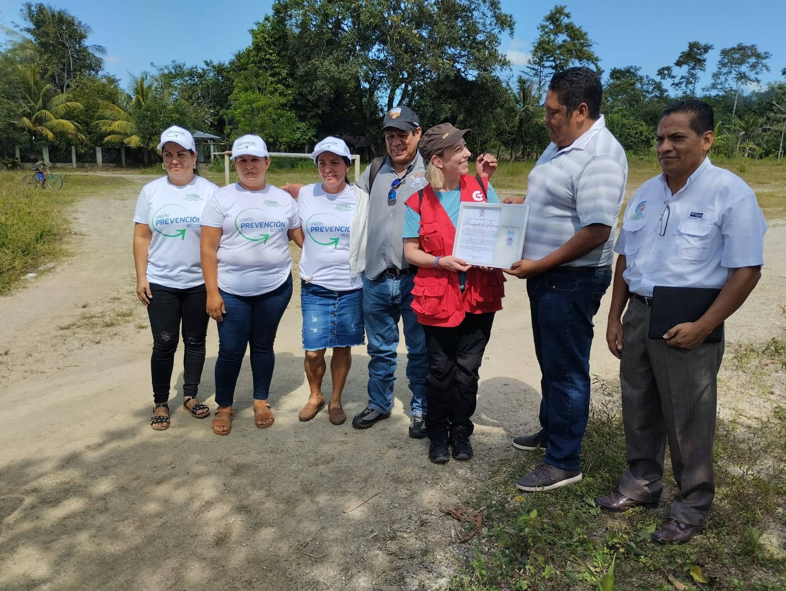 Imagen - Visita al proyecto de mejora de la situación habitacional y capacidad de respuesta que desarrolla Medicusmundi Norte en Cortés (Honduras).